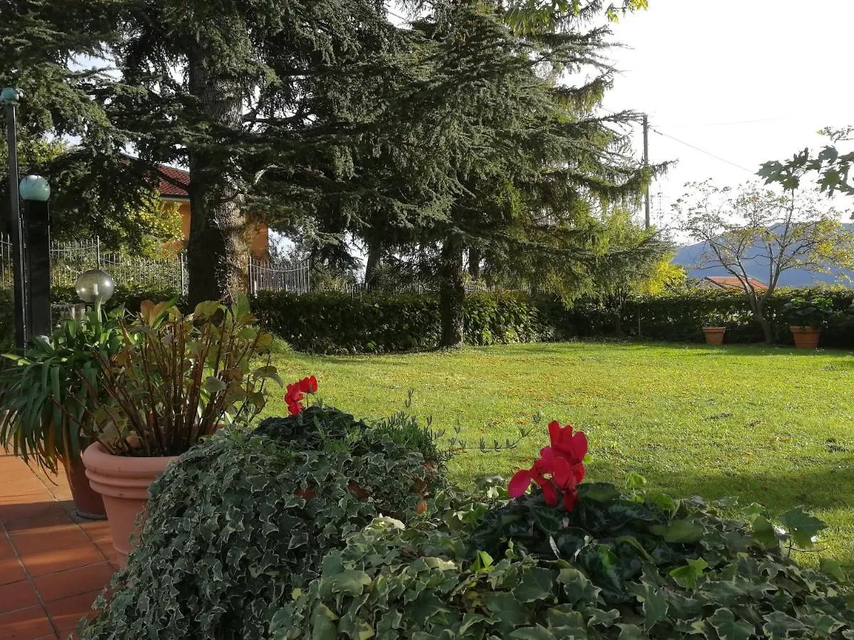 Independent Apartment With A Fabulous Patio - Casa Penny Cisano sul Neva
