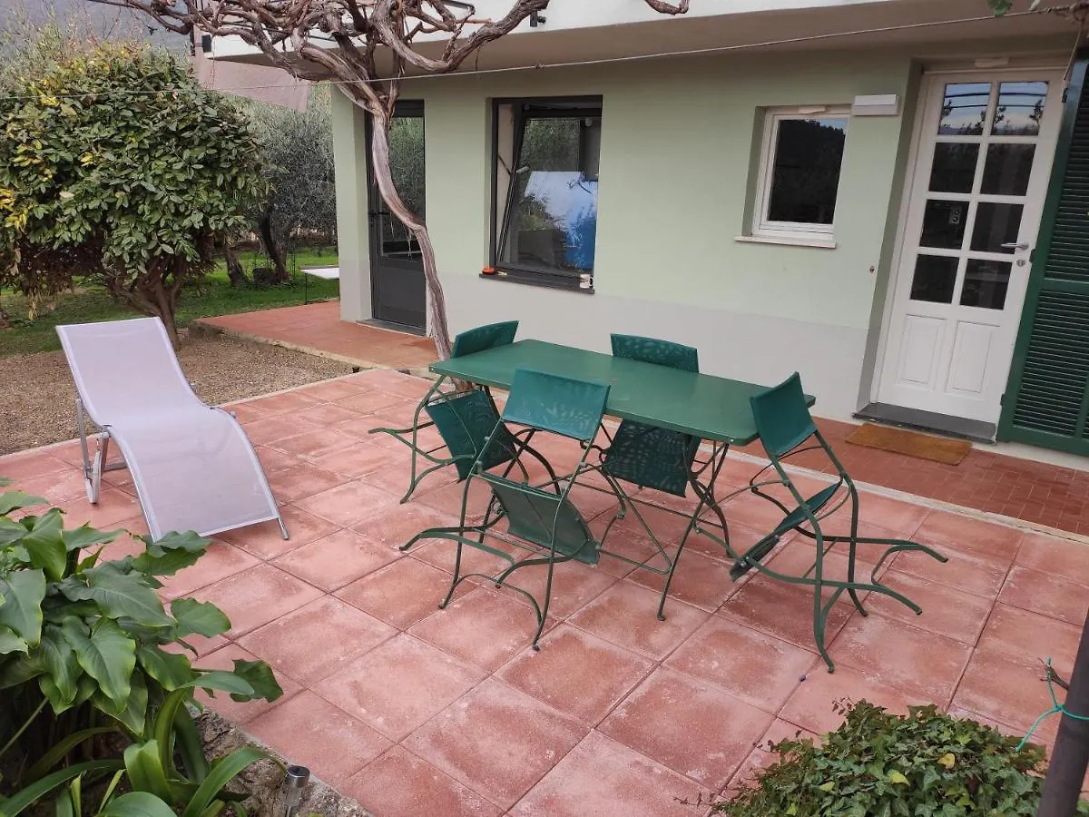 Independent Apartment With A Fabulous Patio - Casa Penny Cisano sul Neva 0*,