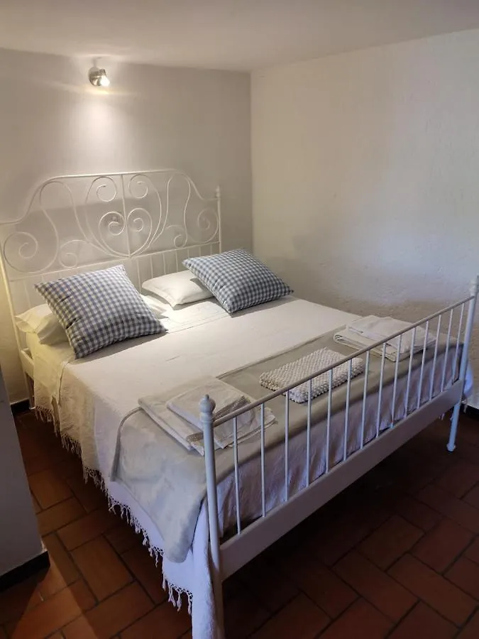 Independent Apartment With A Fabulous Patio - Casa Penny Cisano sul Neva 0*,  Italy